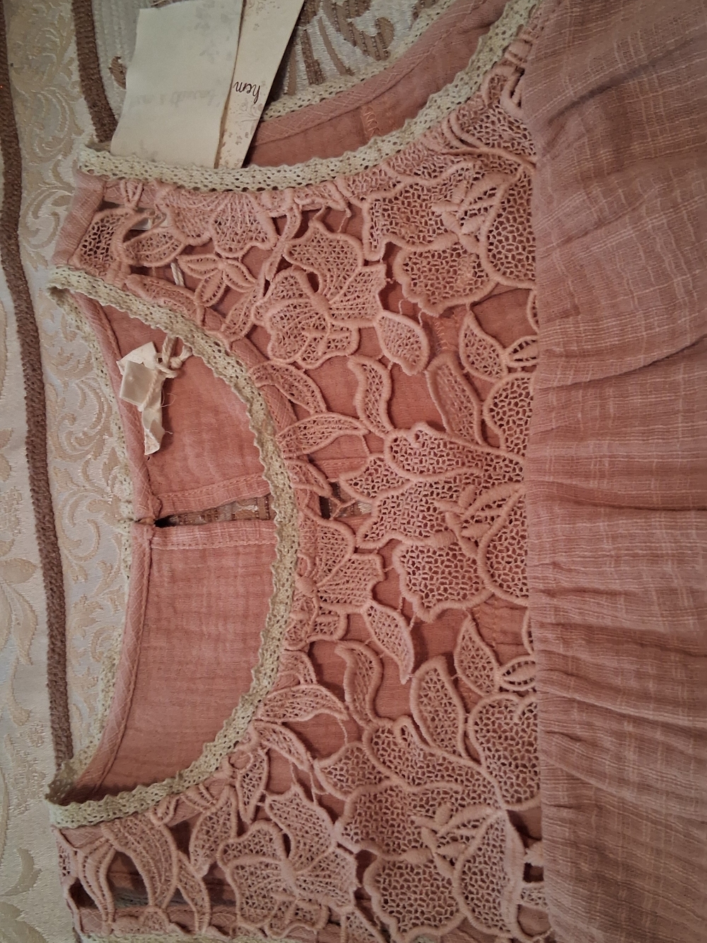 Hem & T H READ Sleeveless Lace Yoke Camisole Top in Blush Peach SMALL NWT - Picture 13 of 13